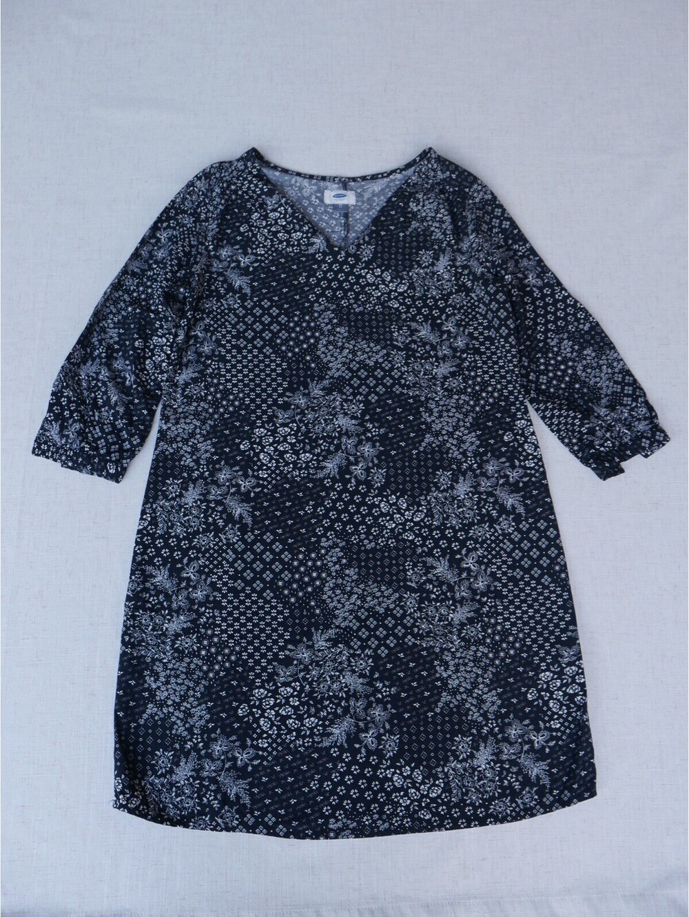 Boho Old Navy Women’s XS Black White Floral V-Neck Shift Dress Casual Rayon